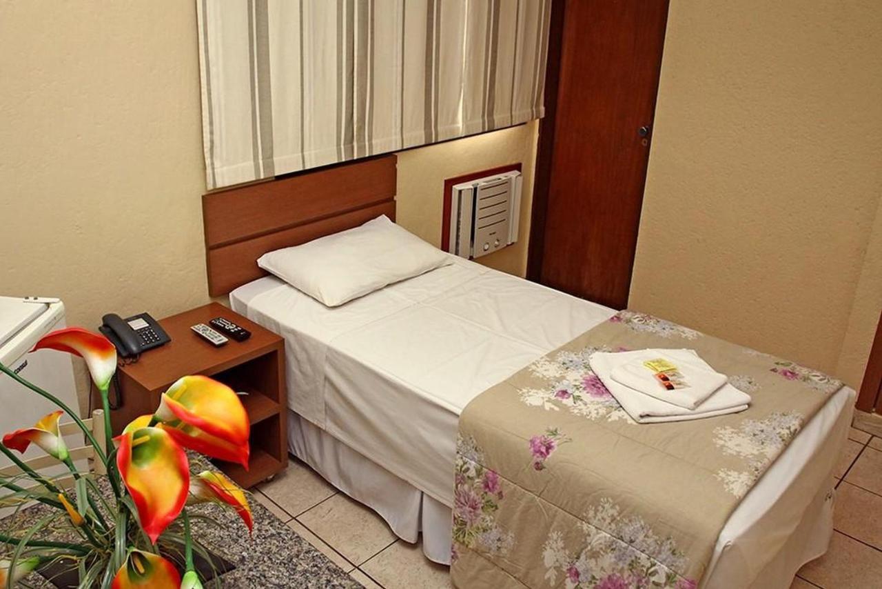 Oyo Center Hotel, 里贝朗普雷托 外观 照片